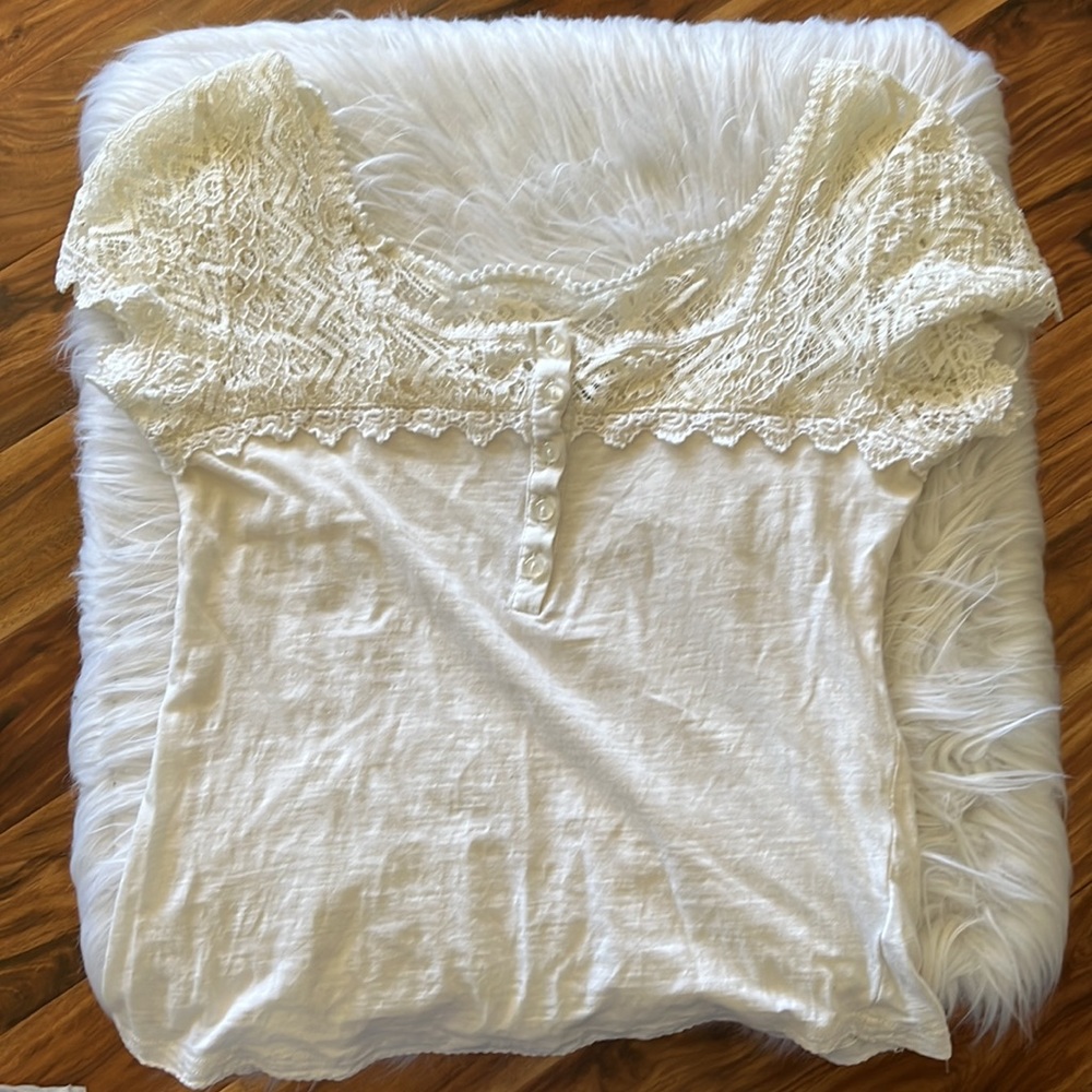 L.A. Hearts Cream Lace Buttoned Short Sleeve Top Medium